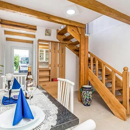 Kameni Biser Semesterbostad