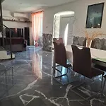 بيت للعطل Kameni Biser