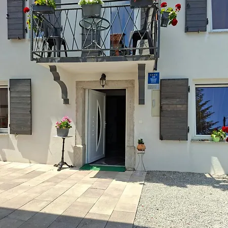 Kameni Biser Jurdani