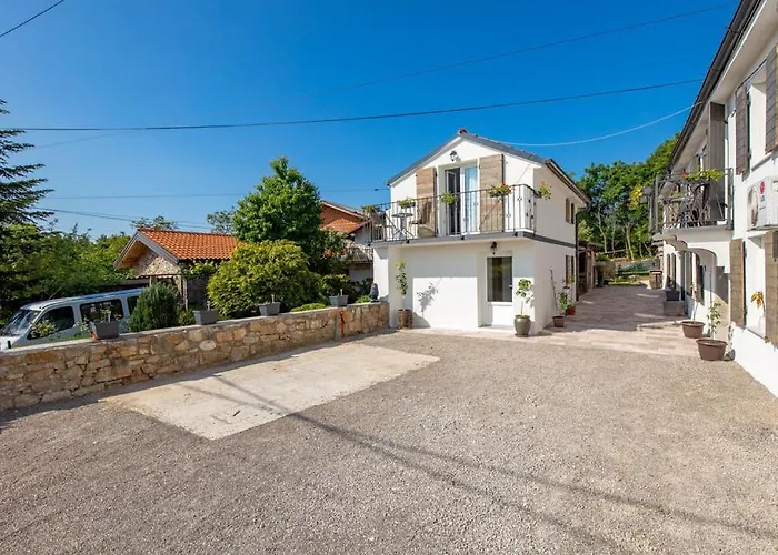 Kameni Biser Dom wakacyjny *